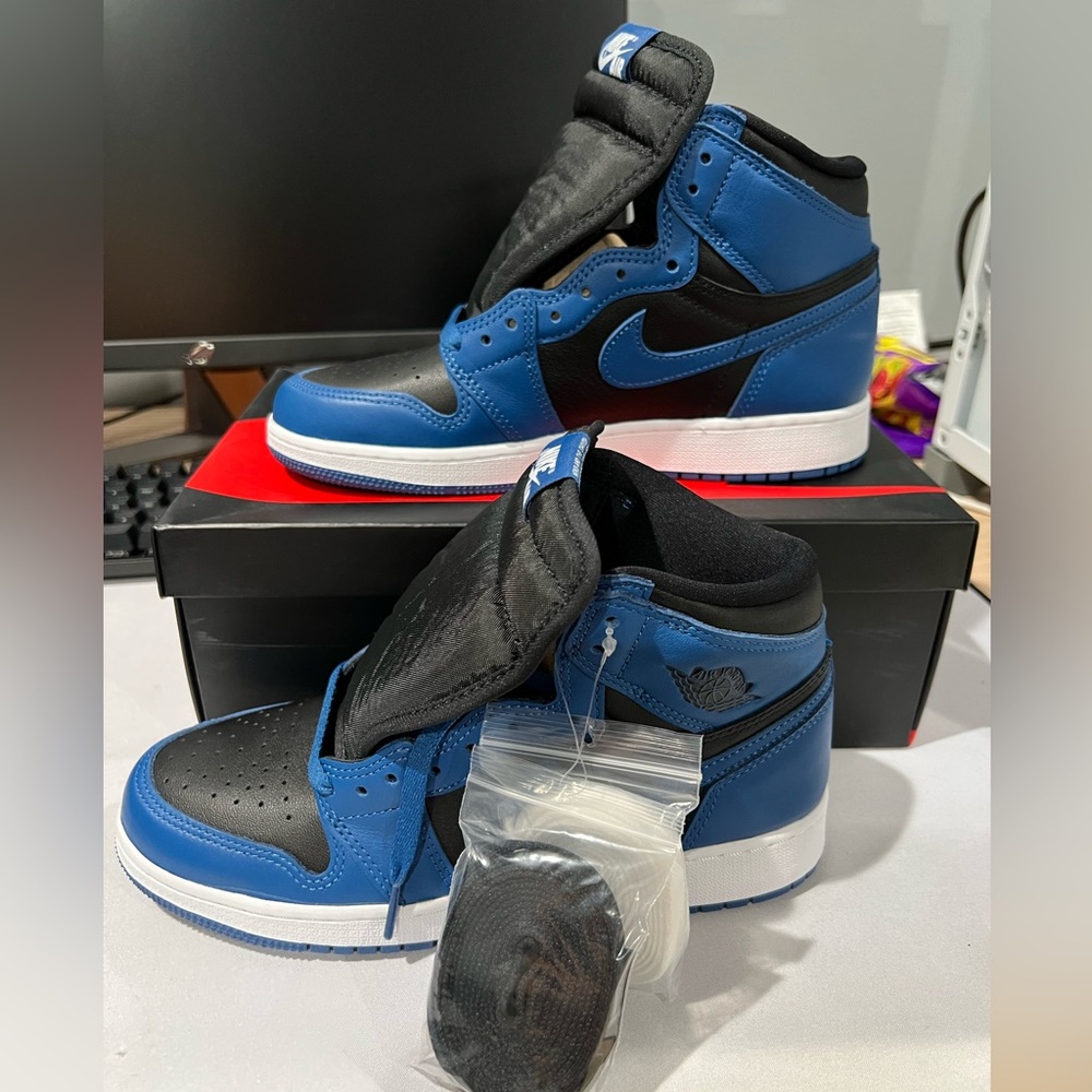 Air Jordan 1 Retro High OG Dark Marina Blue